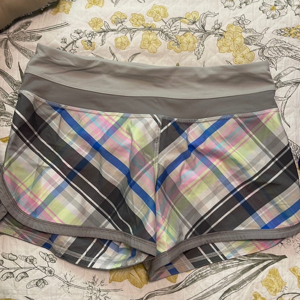 Lululemon 4” shorts